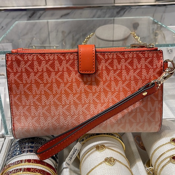Michael Kors Jet Set Lg Ombré Signature Logo Double Zip Wallet Wristlet
RED CLAY - Picture 5 of 16